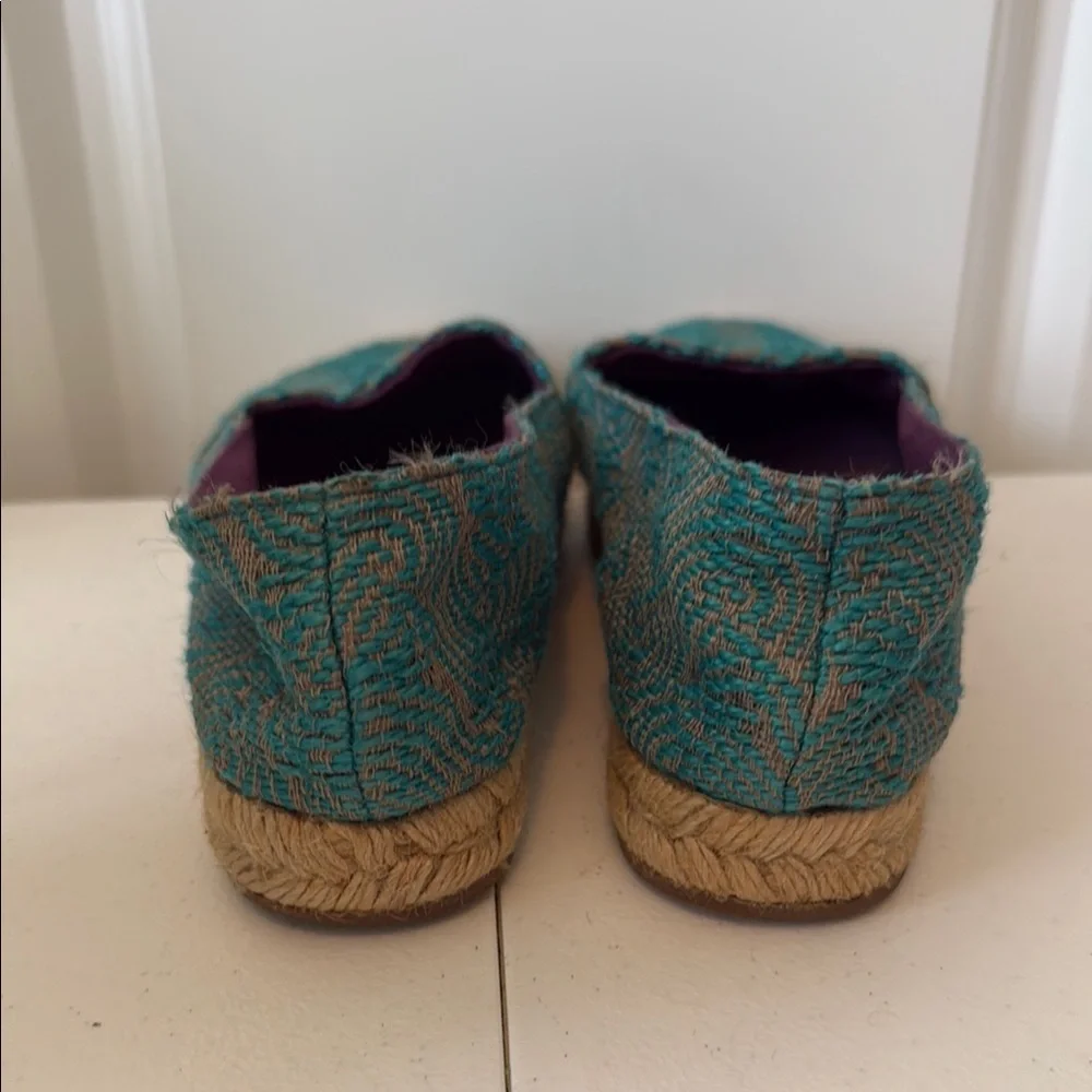 *MYMU ESPADRILLES TEAL & TAN WOVEN FLATS ( sz US 5 or Euro 36)